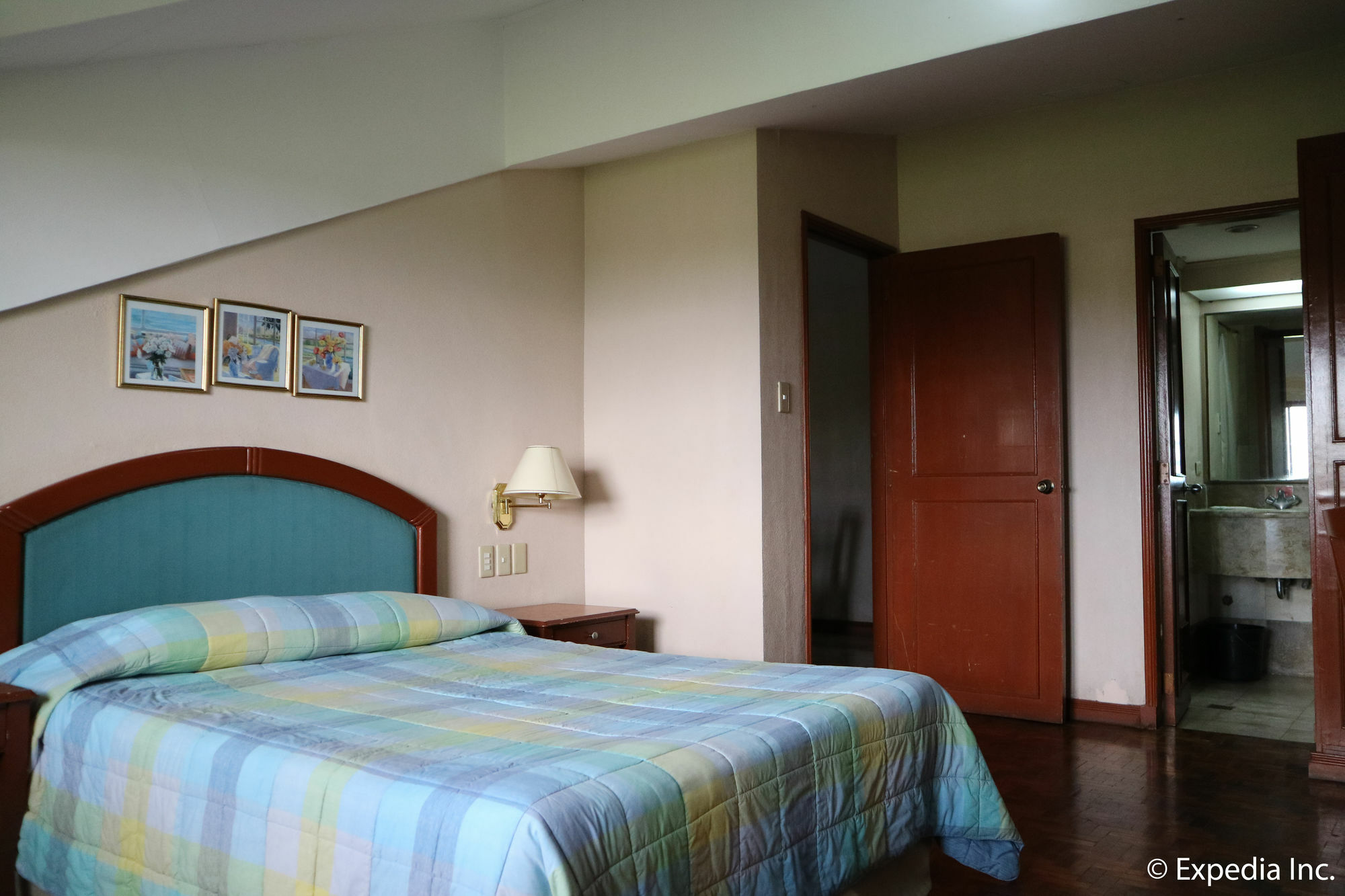 Sunrise Holiday Mansion Tagaytay City Exterior photo